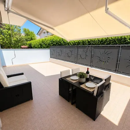 Marisa Ingresso Indipendente Con Corte E Garage Apartman Civitanova Marche