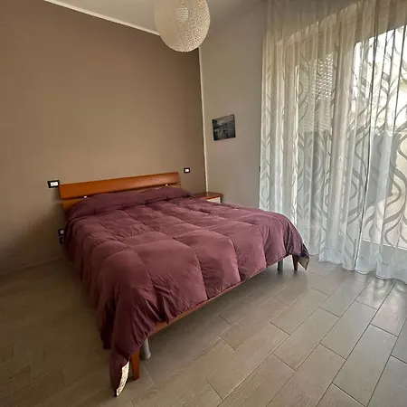 Marisa Ingresso Indipendente Con Corte E Garage Apartman *