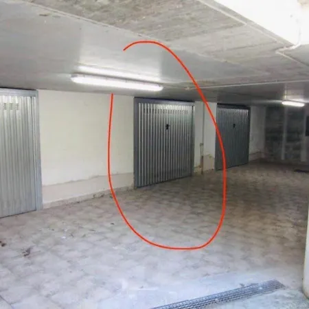 Marisa Ingresso Indipendente Con Corte E Garage Apartman *